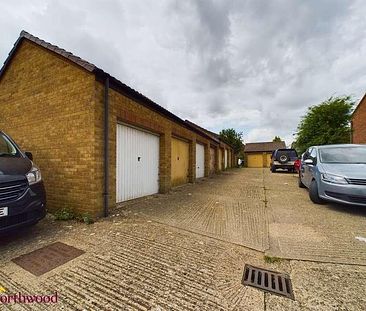 Frensham Close, Banbury, OX16 - Photo 2