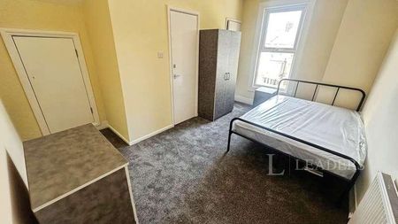 Western Road, Luton, Bedfordshire, LU1 - Photo 4