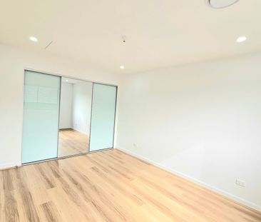Free-standing Townhouse with big internal size - Photo 1