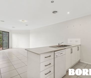 19 Henderson Road, Queanbeyan NSW 2620 - Townhouse For Rent | Domain - Photo 3