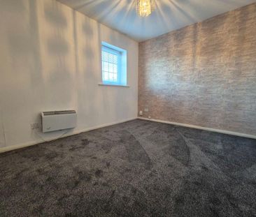 2 bed upper flat to rent in NE31 - Photo 2