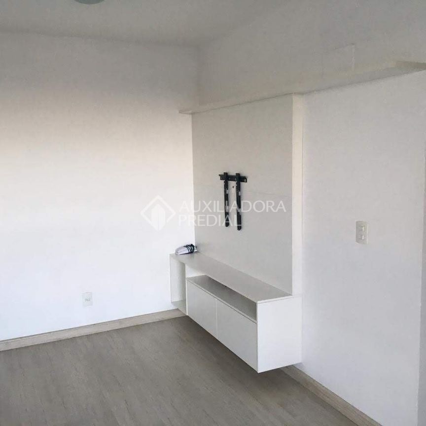 Apartamento com 2 quartos e 47m² para alugar em Estancia Velha, Canoas. - Foto 1