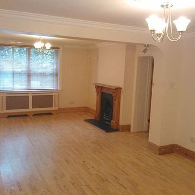 4 bedroom detached house to rent - Photo 1