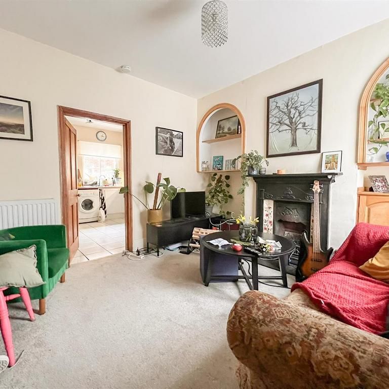 2 bedroom terraced house to rent - Photo 1