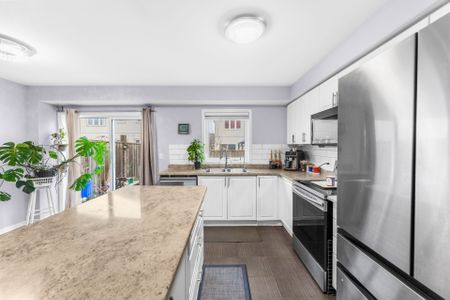 For Lease - 37 Dykstra Lane, Clarington, Ontario - Photo 2