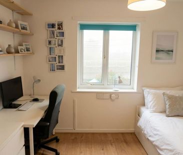 3 bedroom semi-detached house to rent - Photo 6