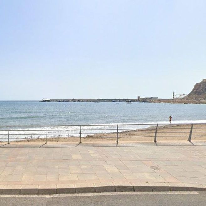 Luxury penthouse for rent in Águilas, Spain - Photo 1