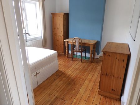 5 Bed Terraced House, Canfield Road, BN2 - Photo 4