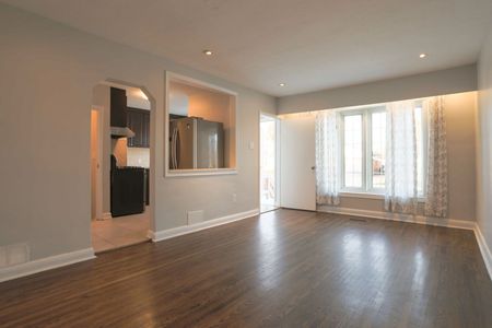 For Lease - 17 Strode Drive, Toronto, Ontario - Photo 2