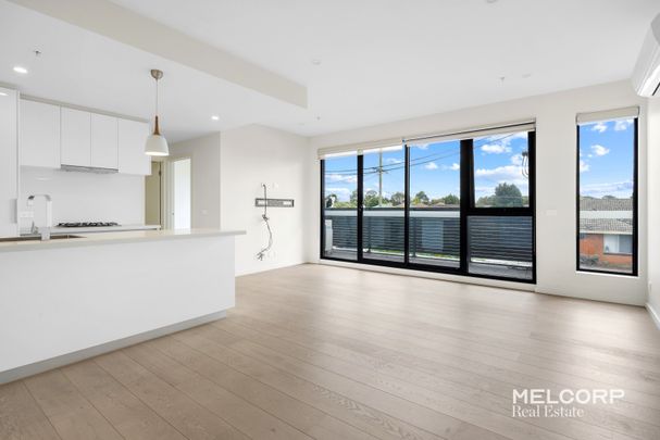 STUNNING TWO BEDROOM APARTMENT – UNFURNISHED - Photo 1