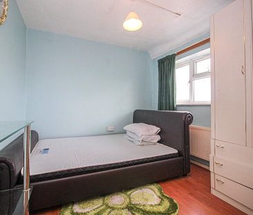 1 bedroom in a house share to rent - Photo 5