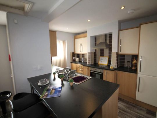 4 bedroom house share to rent - Photo 1