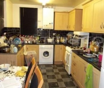 Student 4 Bedroom house furnished close to nottingham trent university - Photo 3