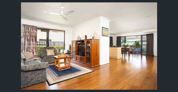 Modern Family Home in College Green Estate – Available 20 Dec - Photo 1