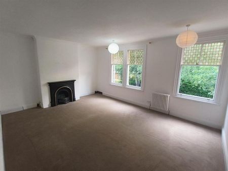 4 bedroom terraced house to rent - Photo 3