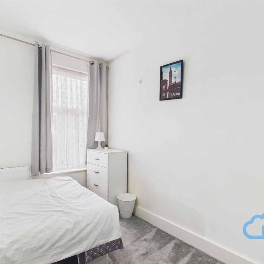 RM4 Hampden Road | Grays | London | RM17 5JP - Photo 1