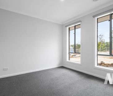 30 Davinci Street, Pakenham, Vic 3810 - Photo 2