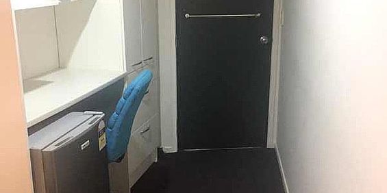 1 bedroom studio in City - Photo 3