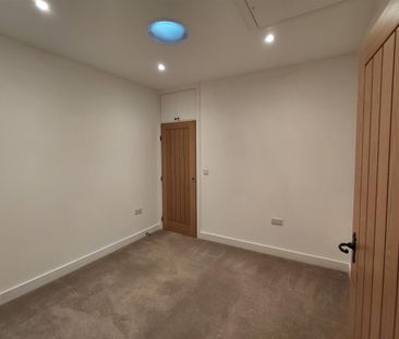 The Old Yard, Muston Manor Farm, Piddlehinton - Photo 3