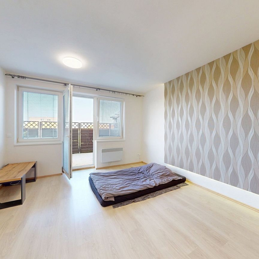 Pronájem bytu 1+kk 28 m² - Photo 1