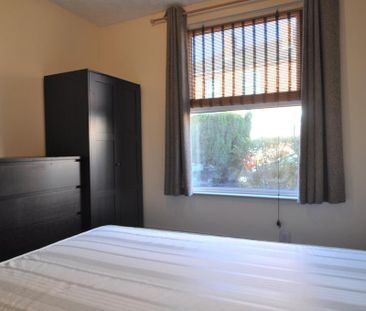 4 bedroom terraced house to rent - Photo 5