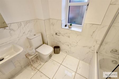 3 bedroom semi-detached house to rent - Photo 5