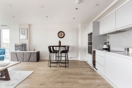 2 Bed Flat, Centric Close, NW1 - Photo 2