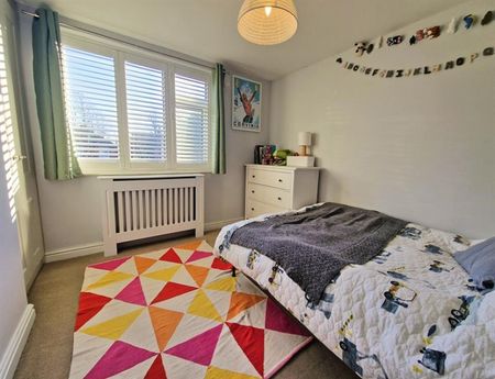 4 Bedroom Detached To Let - Photo 5