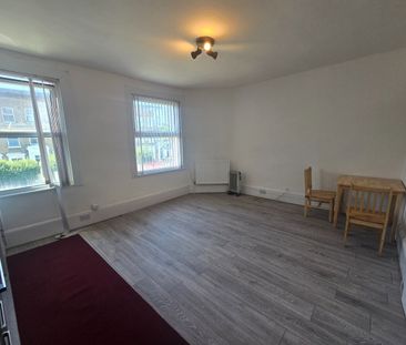 1 Bed Flat, Kent House Road, SE26 - Photo 2