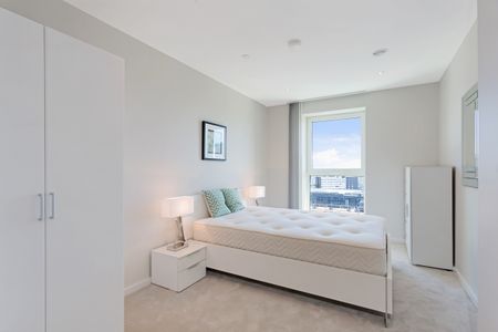 2 Bed Flat, Glasshouse Gardens, E20 - Photo 3