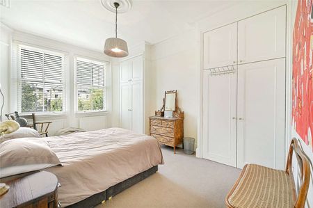 A fabulously furnished two bedroom first floor flat. - Photo 5