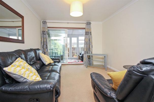 4 bedroom terraced house to rent - Photo 1