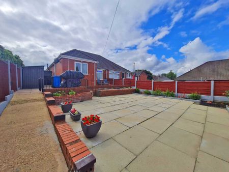 Carlton Way, Royton - Photo 3