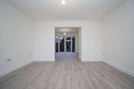 Longlands Road, Ossett, WF5 - Photo 2