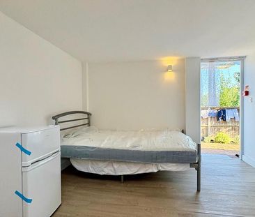 8 bedroom flat share to rent - Photo 2