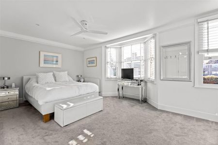 4 bedroom terraced house to rent - Photo 5