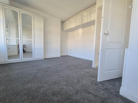 2 bedroom terraced house to rent - Photo 3