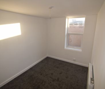 To Let 2 Bed Apartment - Photo 5