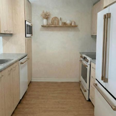 Grand 4 1/2 style condo à louer à Ste-Thérèse - Photo 3
