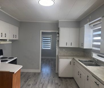 2 Bedroom Upper Suite - Photo 6