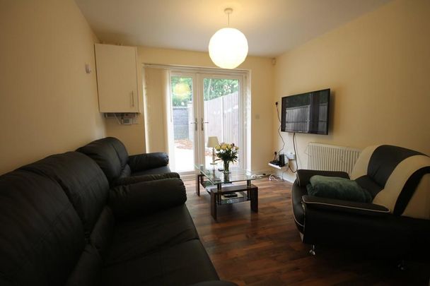 4 bedroom townhouse to rent - Photo 1