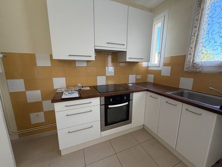Location Appartement 2 pièces 72m² - Photo 4