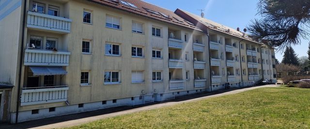 Perfekte Familienwohnung mit Loggia in ländlicher grüner Umgebung! - Photo 1