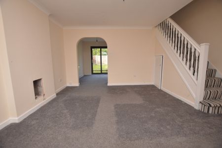 3 Bedroom Detached House - Photo 4