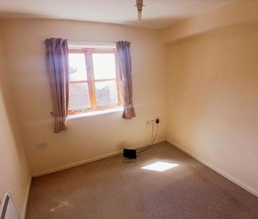 2 bedroom ground floor flat to rent - Photo 3