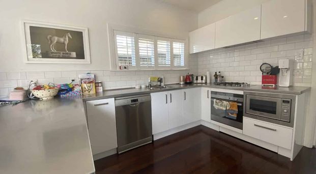 Karori, four bedrooms. - Photo 1