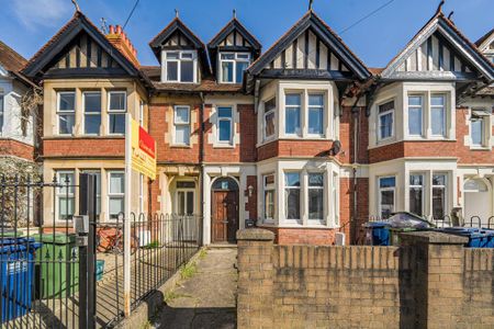 6 bedroom terraced house to rent - Photo 2