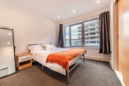 2 bedroom flat to rent - Photo 5