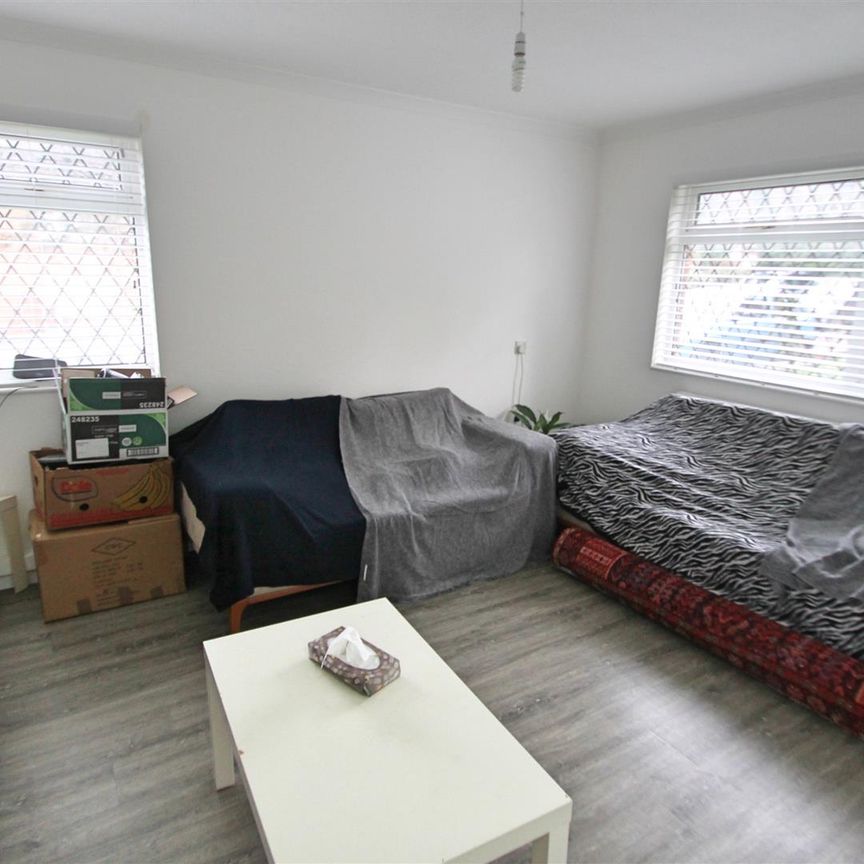 1 bed flat to rent in Vega Road, Bushey, WD23 - Photo 1