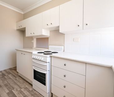 Modern & Spacious Apartment in Prime Campbelltown Location - Photo 4